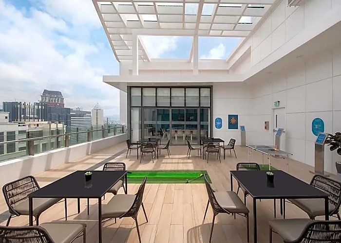 Hotel Citadines Benavidez Makati 4*